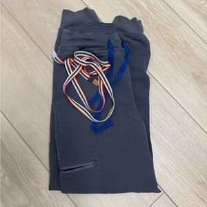 Figs Women Charcoal Pride Collection Set